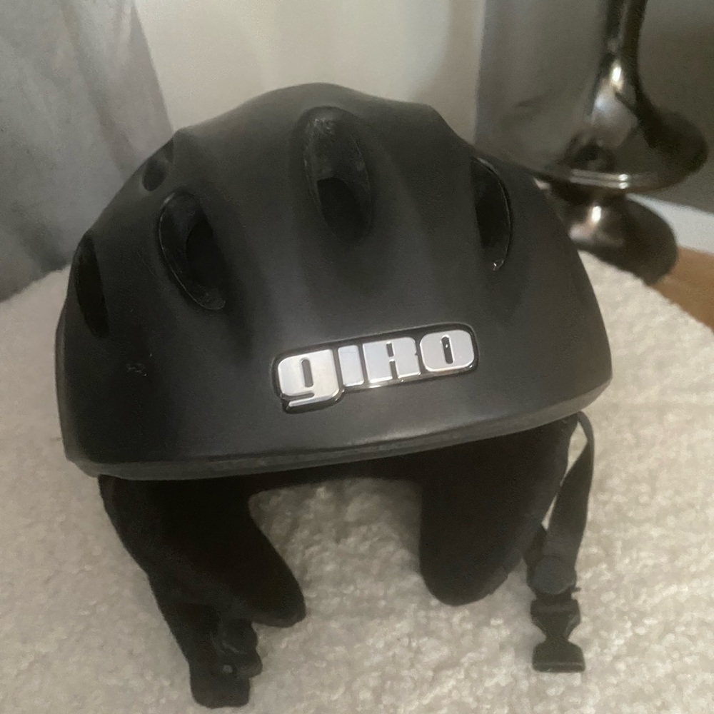 GIRO FUSE ski helmet.  Women’s small/youth large.